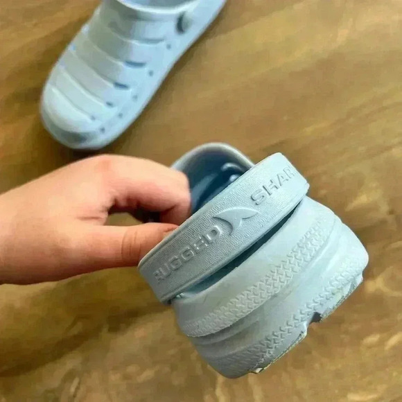 Rugged Shark rubber shoes - Picture 3 of 3